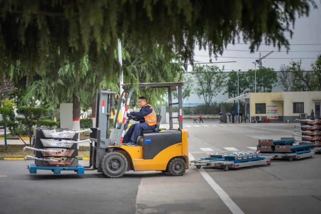 致敬劳动者｜愿你在奋斗之路上，快乐如初！